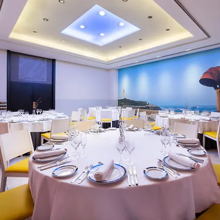 ホテル Exe Coruna 4*