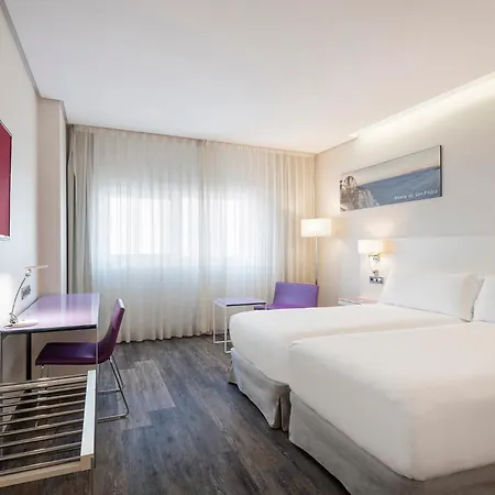 ホテル Exe Coruna 4*